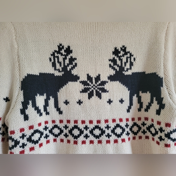 Men's H&M Cream Turtleneck Sweater with Reindeer Design, Thick And Warm - Picture 5 of 8